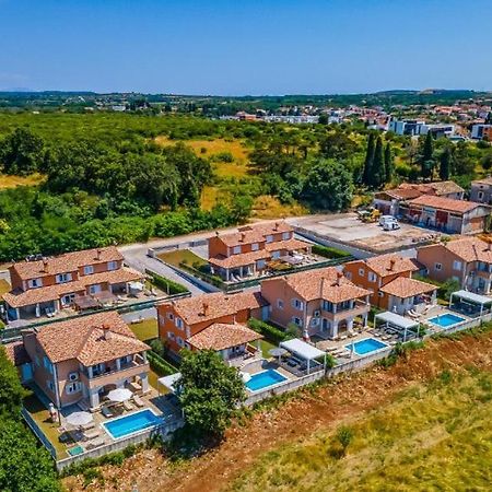 Villas Lotus With Pool And Jacuzzi Пула Екстер'єр фото
