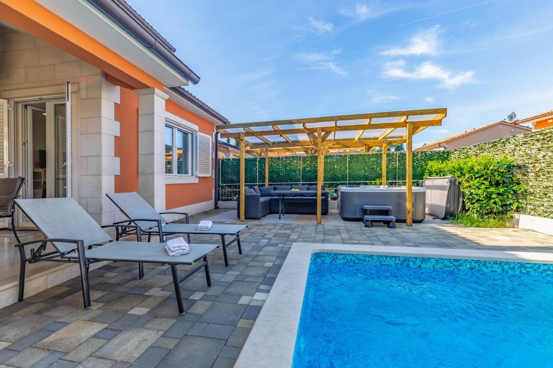 Villas Lotus With Pool And Jacuzzi Пула Екстер'єр фото