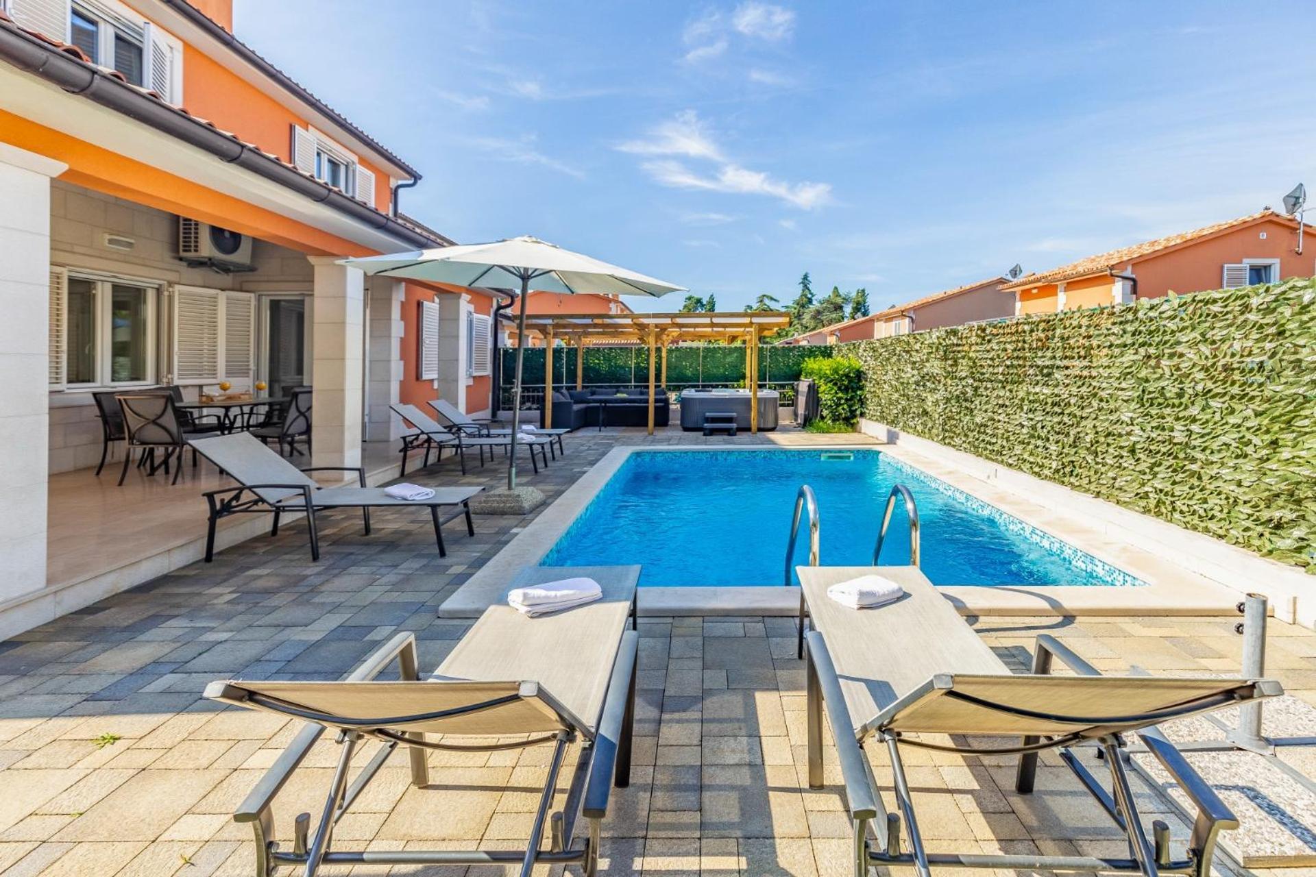 Villas Lotus With Pool And Jacuzzi Пула Екстер'єр фото