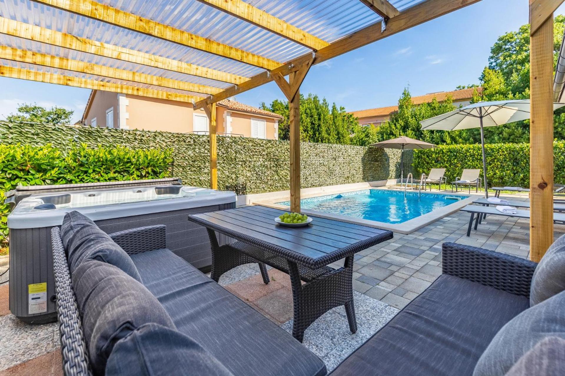 Villas Lotus With Pool And Jacuzzi Пула Екстер'єр фото