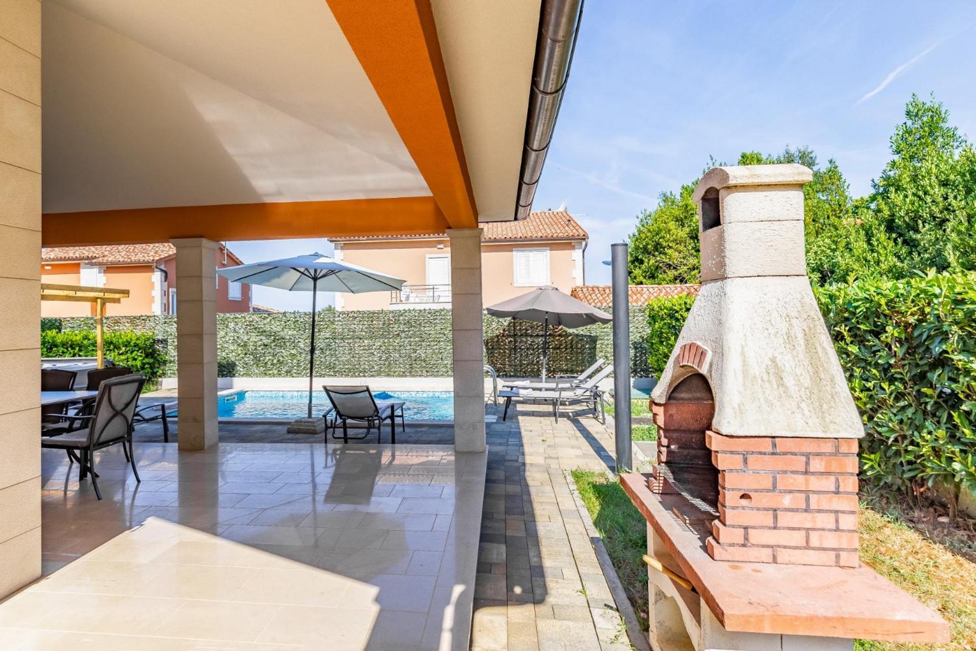 Villas Lotus With Pool And Jacuzzi Пула Екстер'єр фото
