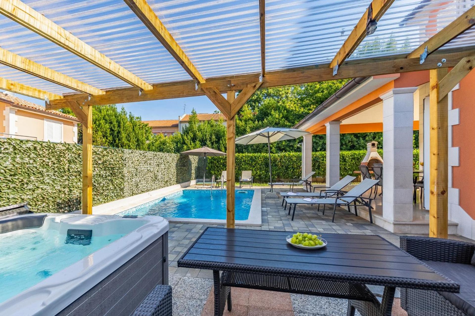 Villas Lotus With Pool And Jacuzzi Пула Екстер'єр фото