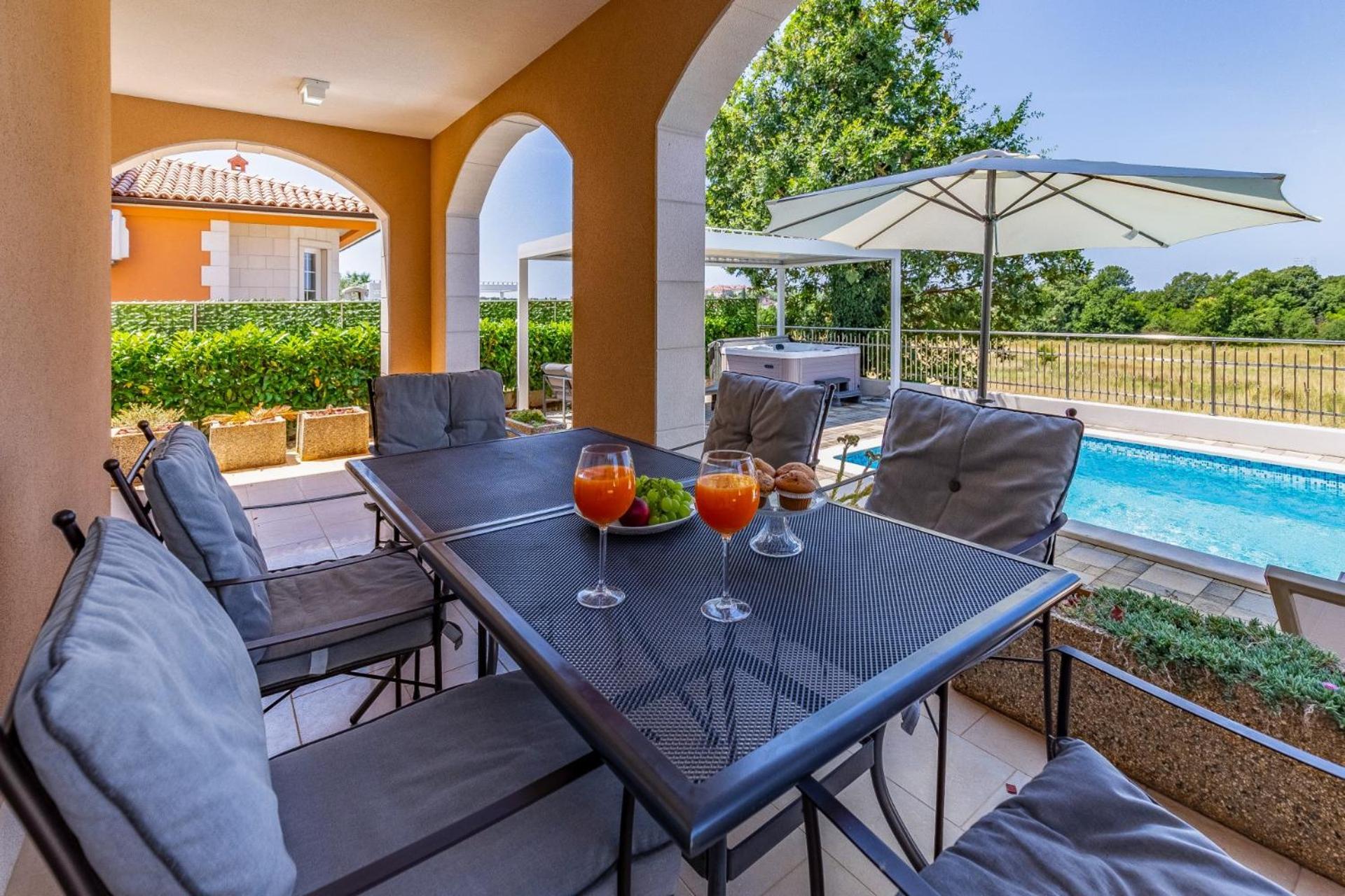 Villas Lotus With Pool And Jacuzzi Пула Екстер'єр фото