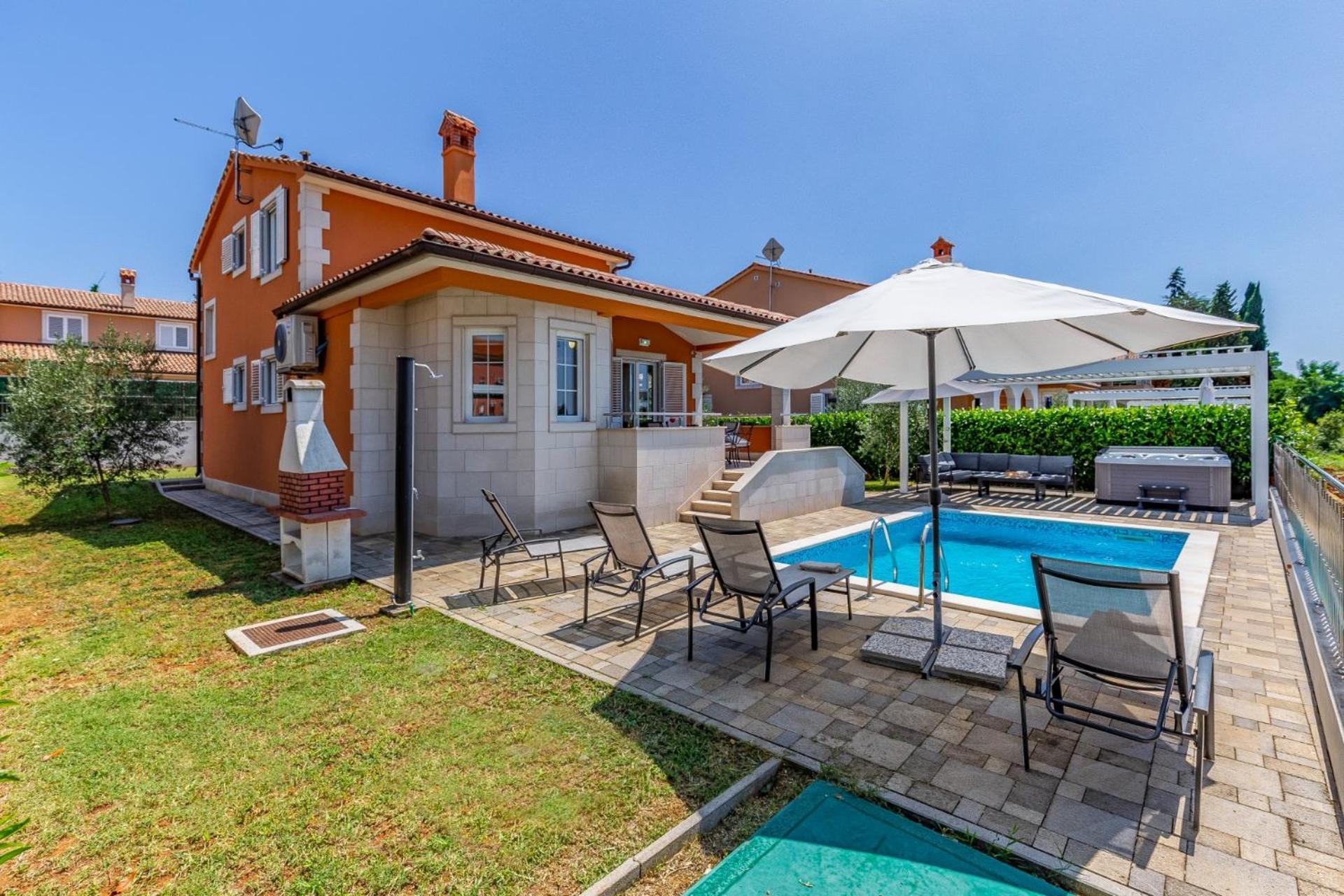 Villas Lotus With Pool And Jacuzzi Пула Екстер'єр фото