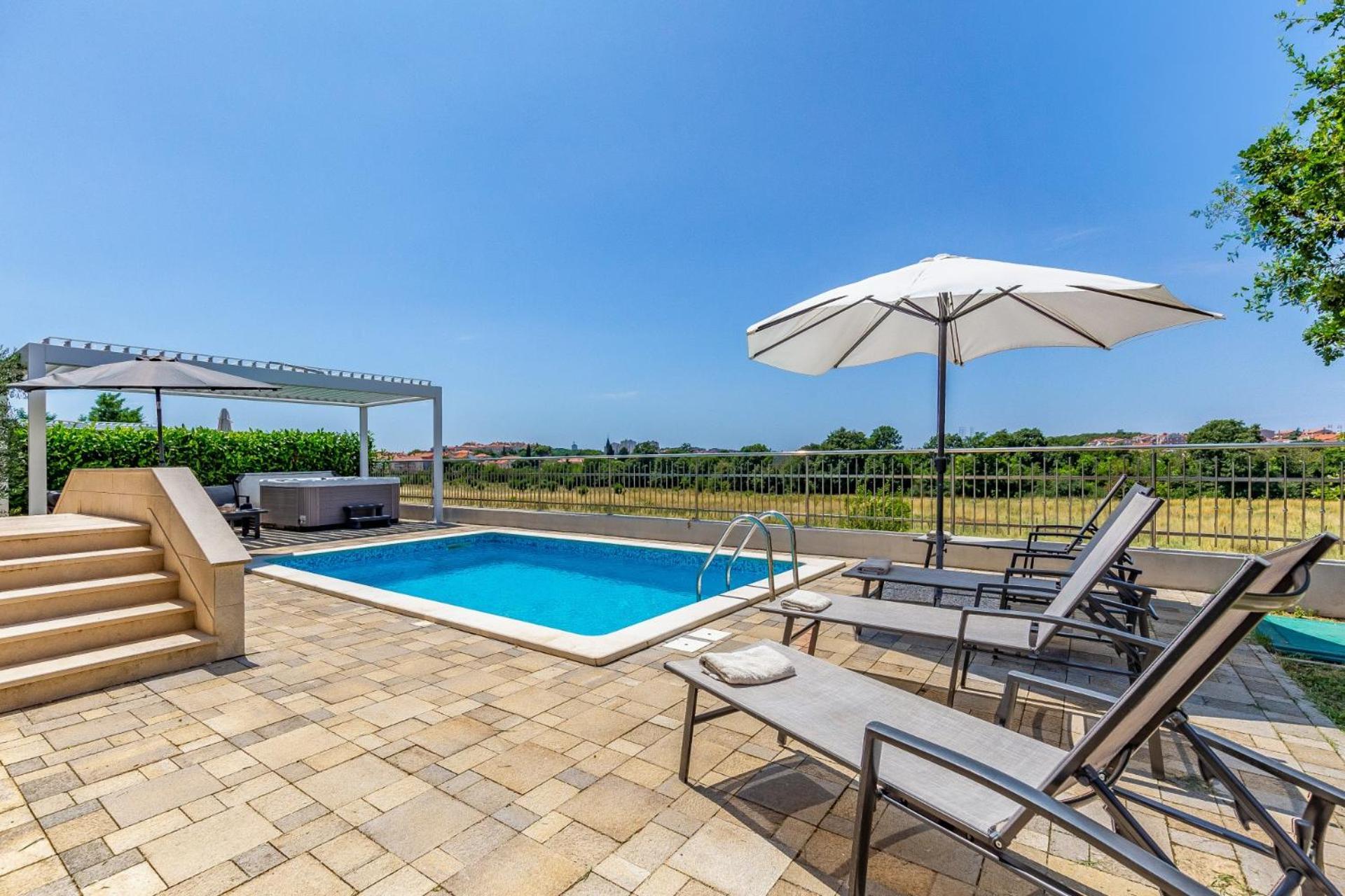 Villas Lotus With Pool And Jacuzzi Пула Екстер'єр фото